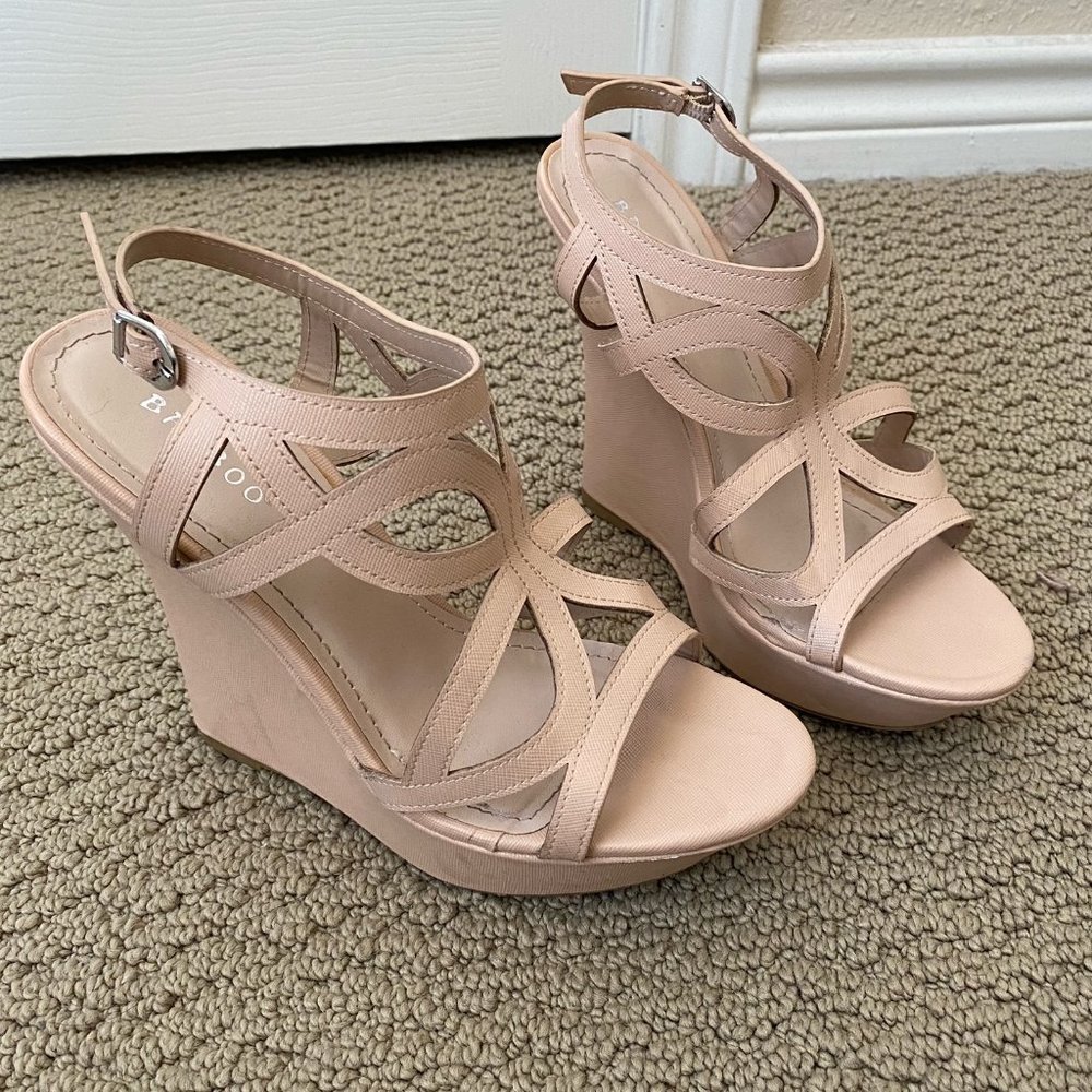 Nude/Pink Wedges